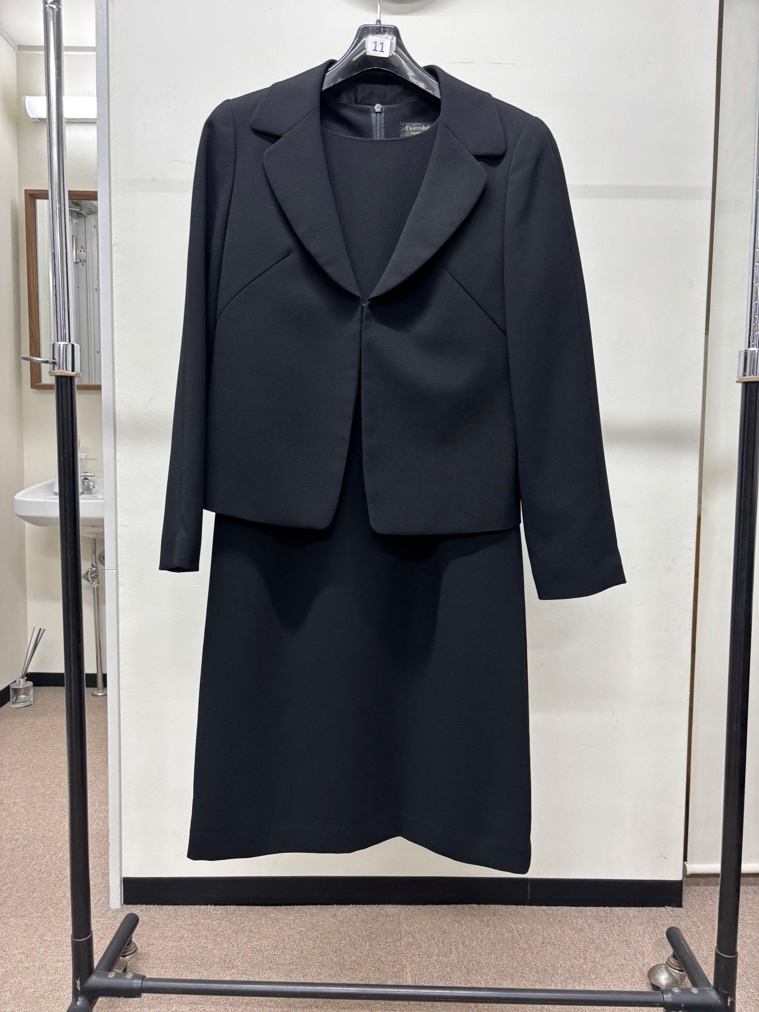 中古　アンサンブル名古屋　喪服レンタル名古屋は　喪服専門店　当日試着ができて今日の通夜に間に合います