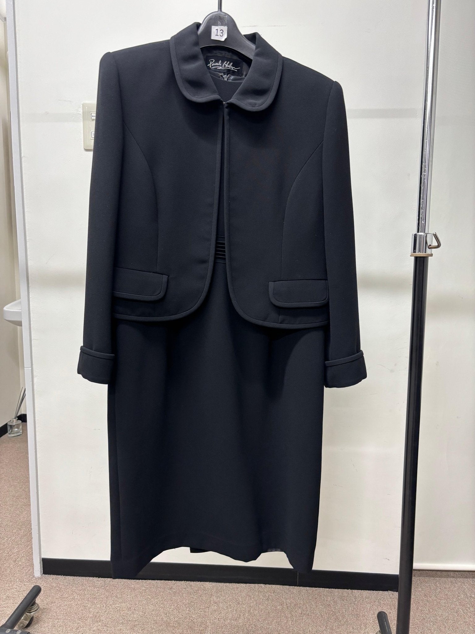 中古　アンサンブル名古屋　喪服レンタル名古屋は　喪服専門店　当日試着ができて今日の通夜に間に合います