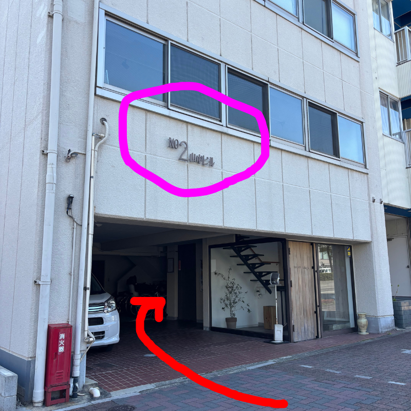 喪服レンタル名古屋の店内と試着の様子